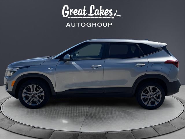 Used 2023 Kia Seltos LX AWD/4WD image 2