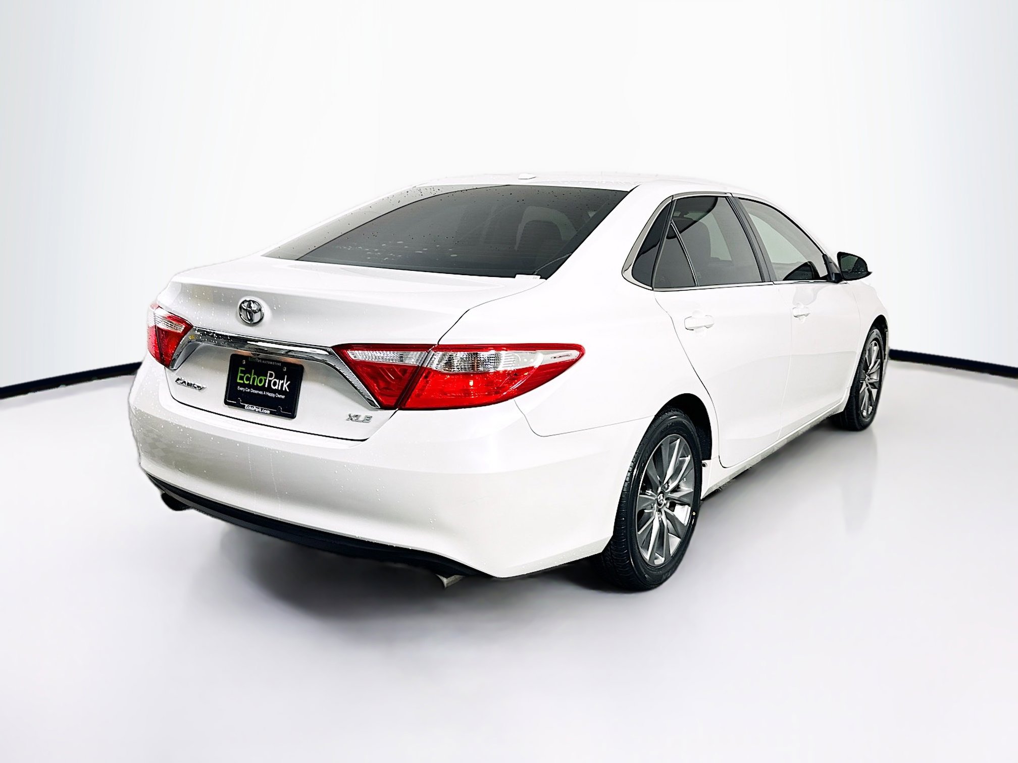 Used 2017 Toyota Camry XLE FWD image 9