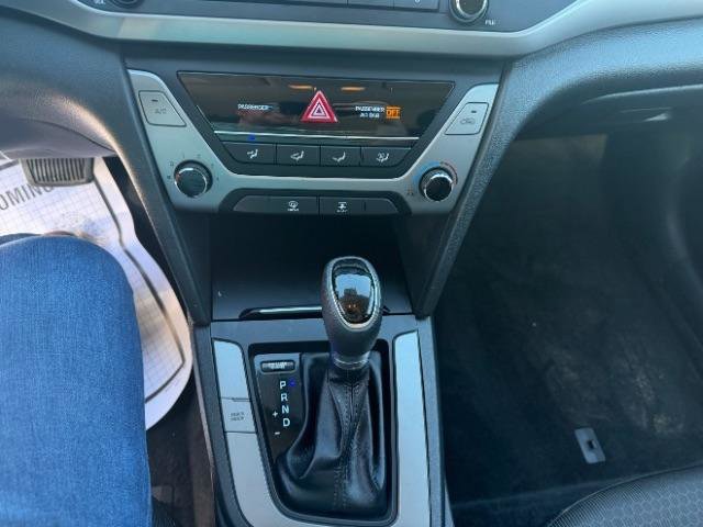 Used 2018 Hyundai Elantra SE FWD image 24