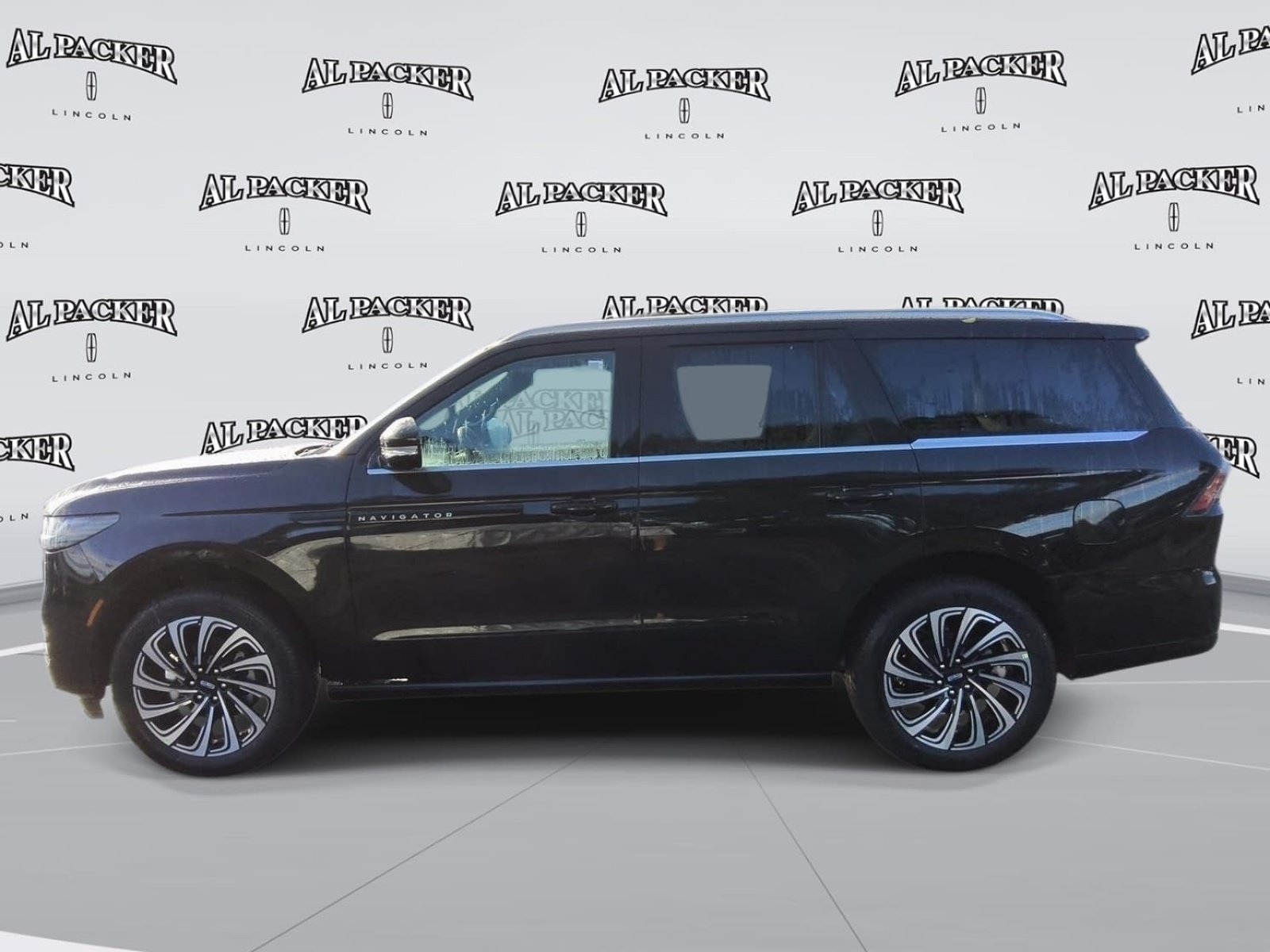 New 2027 Lincoln Navigator Black Label AWD/4WD image 2