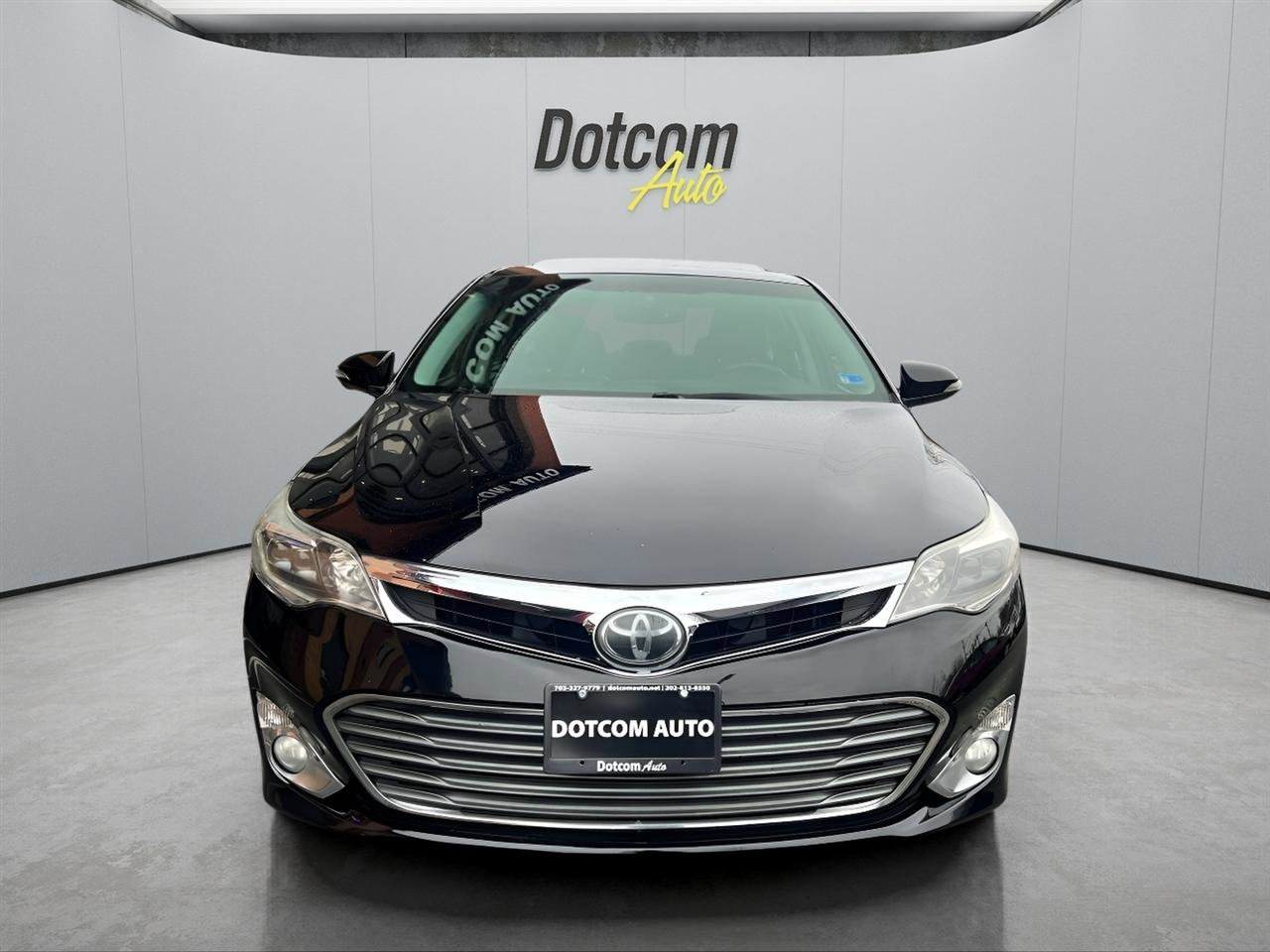 Used 2013 Toyota Avalon Limited w/ Technology Pkg FWD image 18