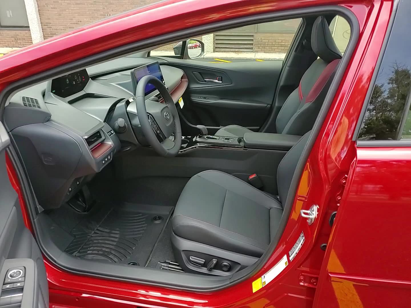 New 2026 Toyota Prius Plug-In Hybrid FWD image 11
