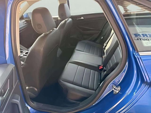 Used 2024 Volkswagen Jetta SE image 6