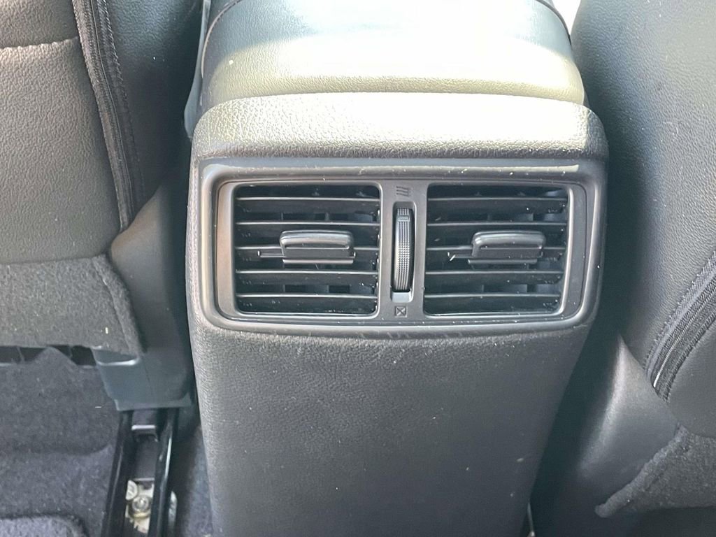 Used 2018 Nissan Rogue SL w/ Premium Package FWD image 13