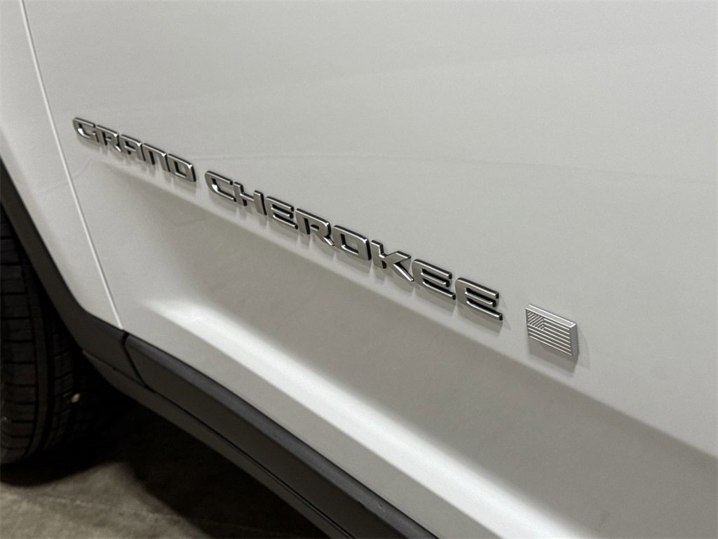New 2025 Jeep Grand Cherokee L Laredo w/ Luxury Tech Group I image 27