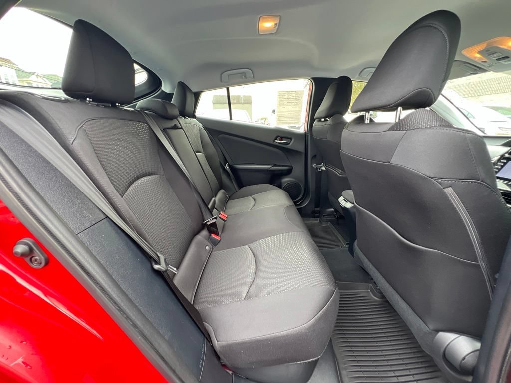 Certified 2022 Toyota Prius LE FWD image 17