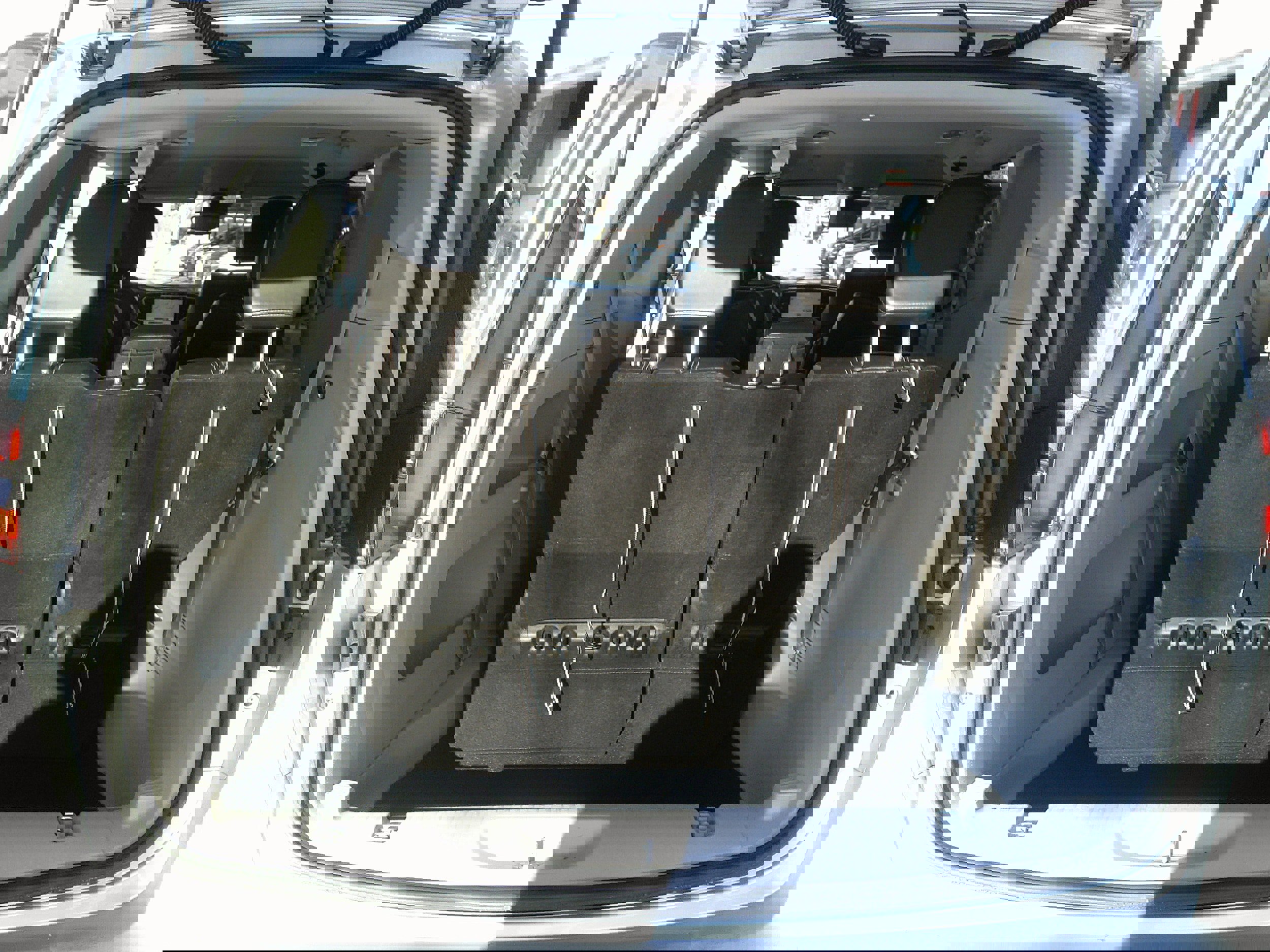 Used 2024 Chrysler Pacifica Touring-L image 18