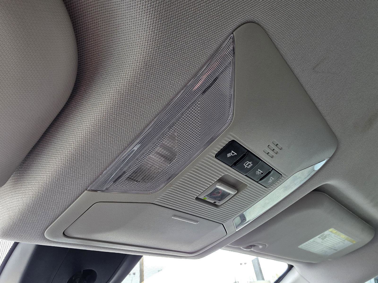 Used 2020 Toyota RAV4 LE AWD/4WD image 21