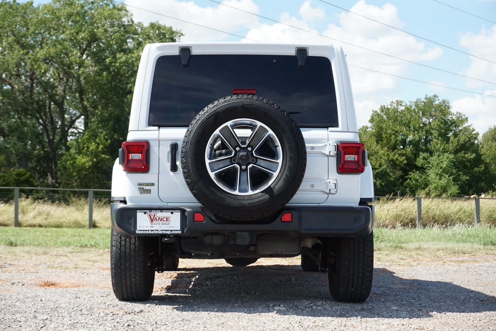 Used 2021 Jeep Wrangler Unlimited Sahara AWD/4WD image 38