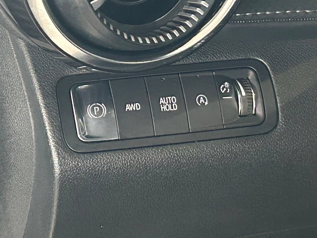 Used 2025 Chevrolet Equinox LT AWD/4WD image 19