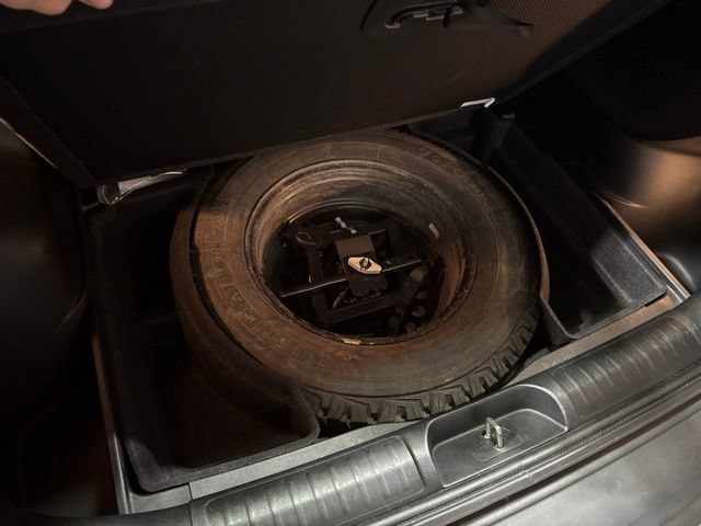 Used 2019 Jeep Cherokee Trailhawk AWD/4WD image 32