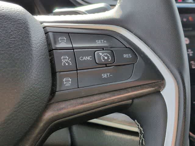 Used 2023 Jeep Grand Cherokee Limited w/ Black Appearance Package image 24