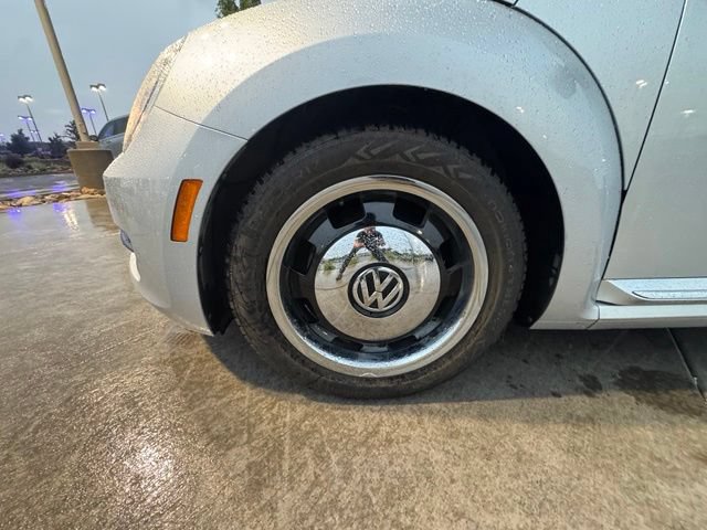 Used 2015 Volkswagen Beetle 1.8T Classic FWD image 31