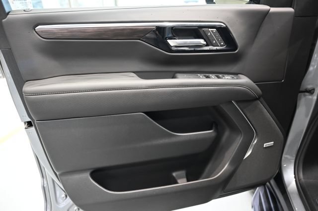New 2026 Chevrolet Tahoe Premier w/ Sun And Tow Package AWD/4WD image 30