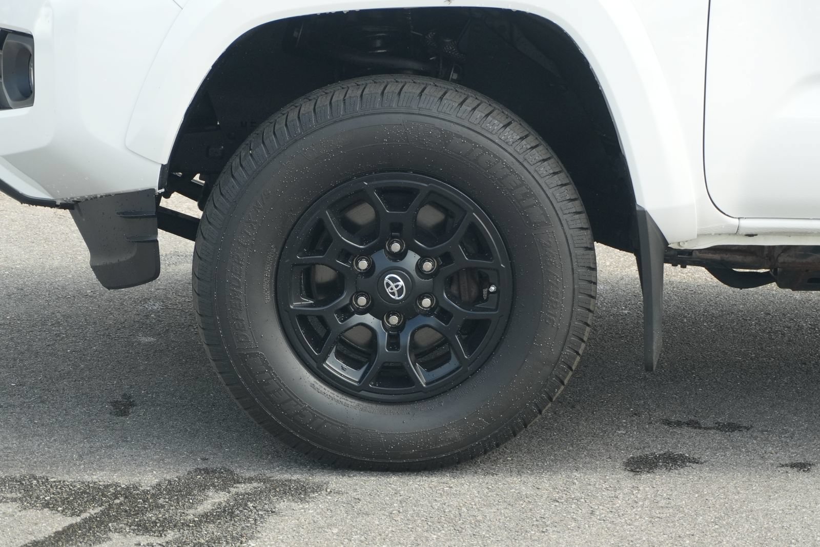 Used 2021 Toyota Tacoma SR5 AWD/4WD image 11
