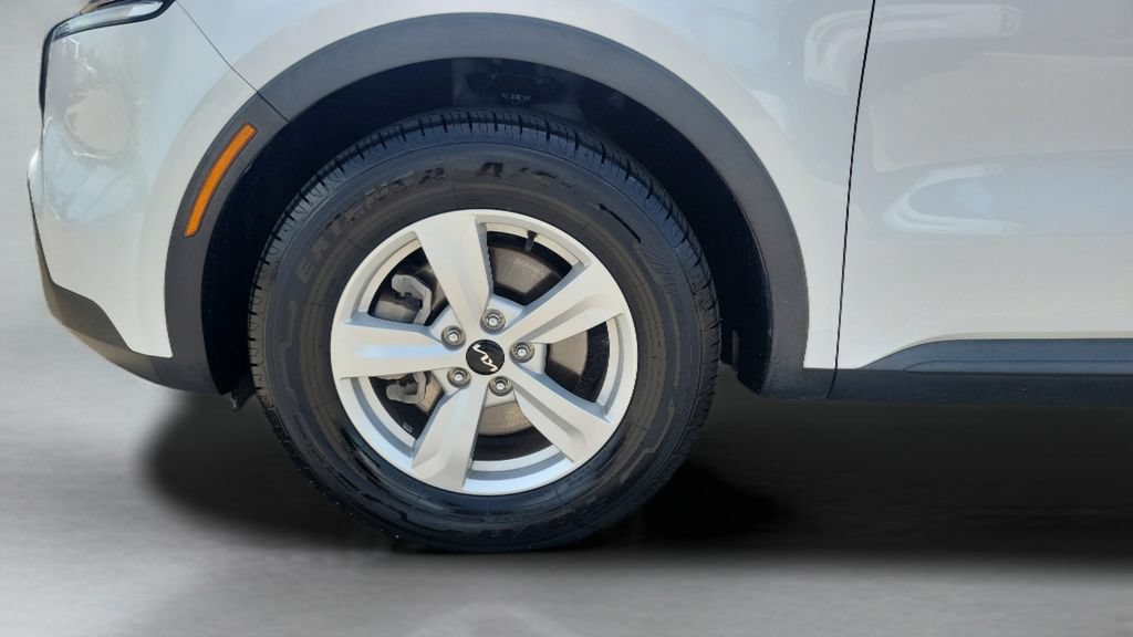Used 2023 Kia Sorento LX FWD image 24