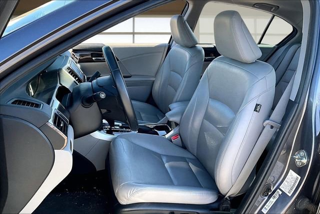 Used 2016 Honda Accord Touring image 25