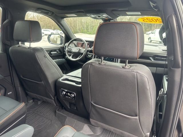 Used 2025 GMC Yukon XL AT4 AWD/4WD image 35