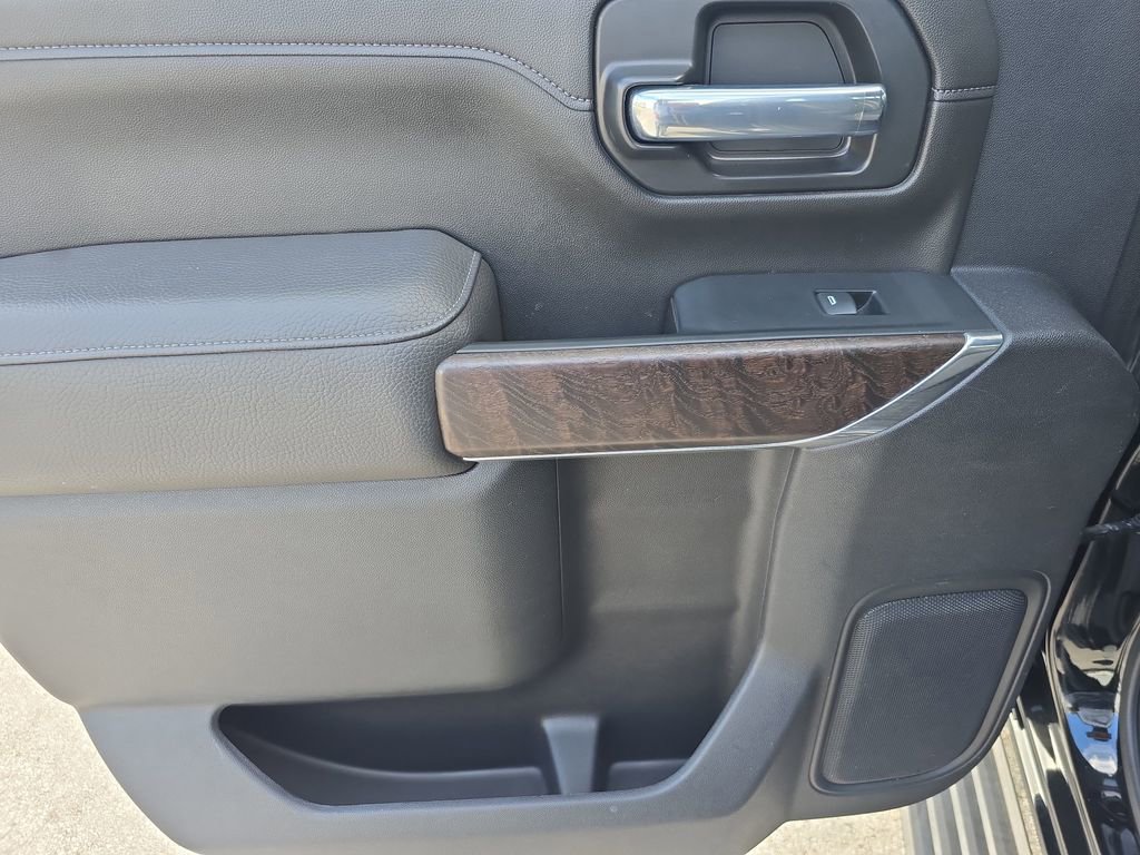 Used 2022 GMC Sierra 3500 Denali w/ Denali Ultimate Package image 13