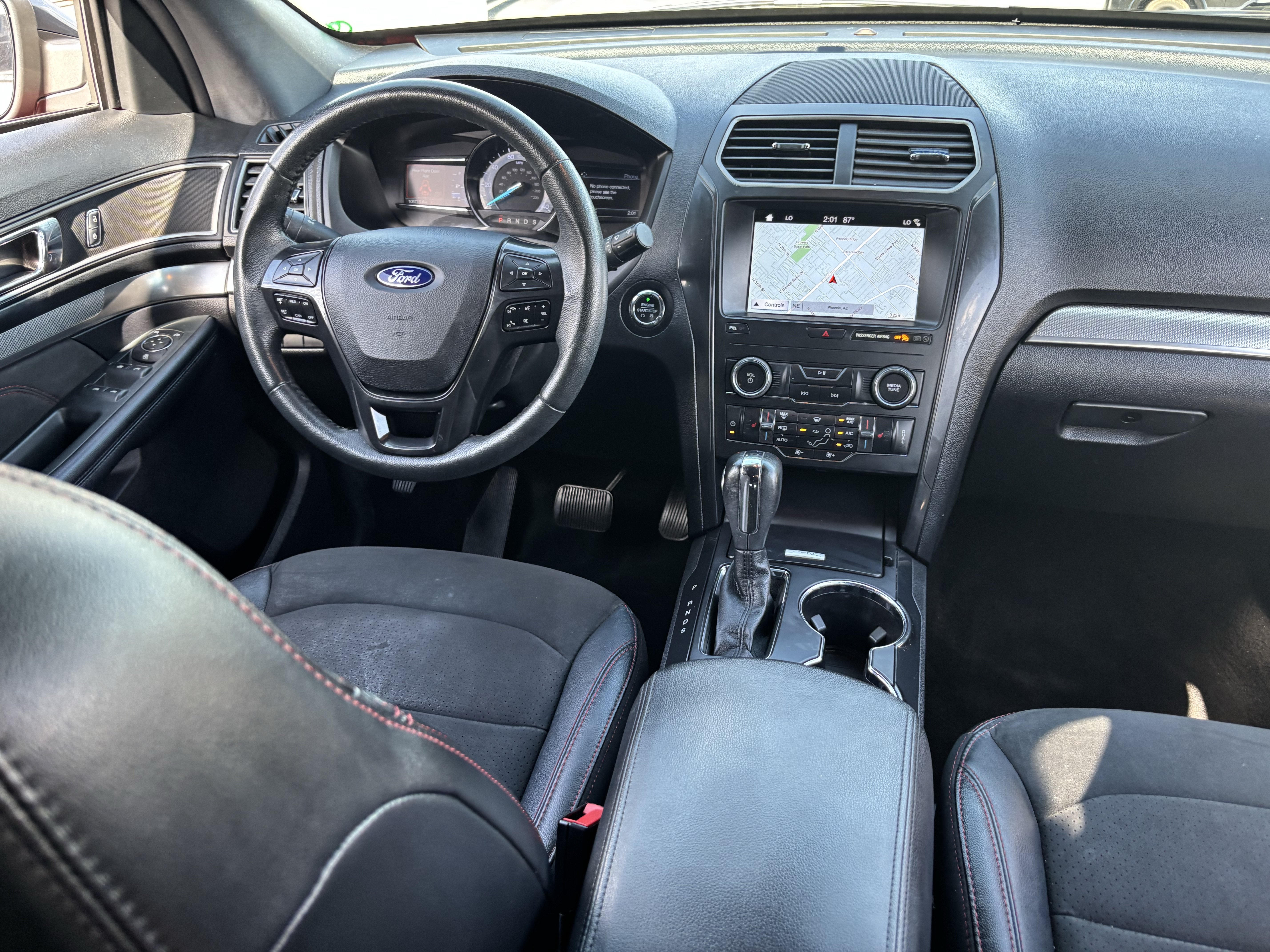 Used 2019 Ford Explorer XLT w/ Equipment Group 202A FWD image 12