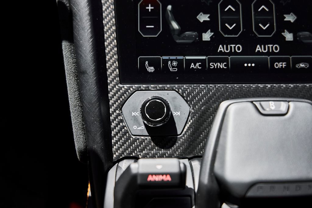 Used 2023 Lamborghini Urus Performante AWD/4WD image 81