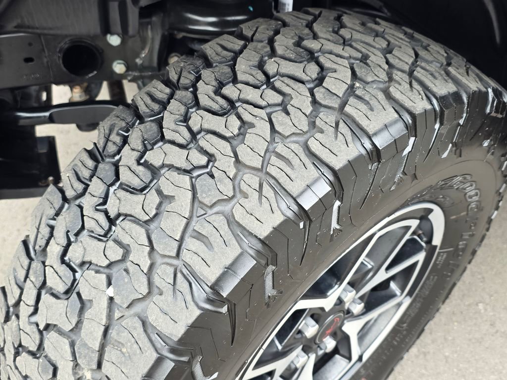 Used 2025 Jeep Wrangler Rubicon image 14