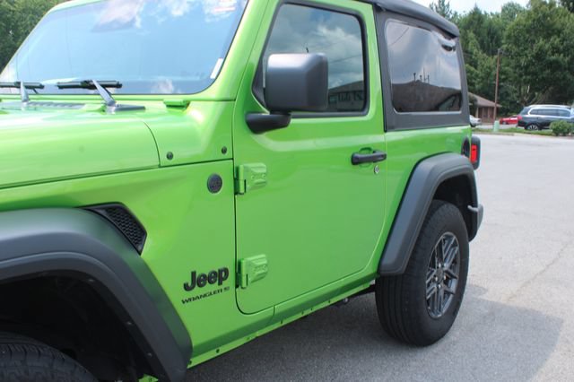 Used 2025 Jeep Wrangler Sport AWD/4WD image 36