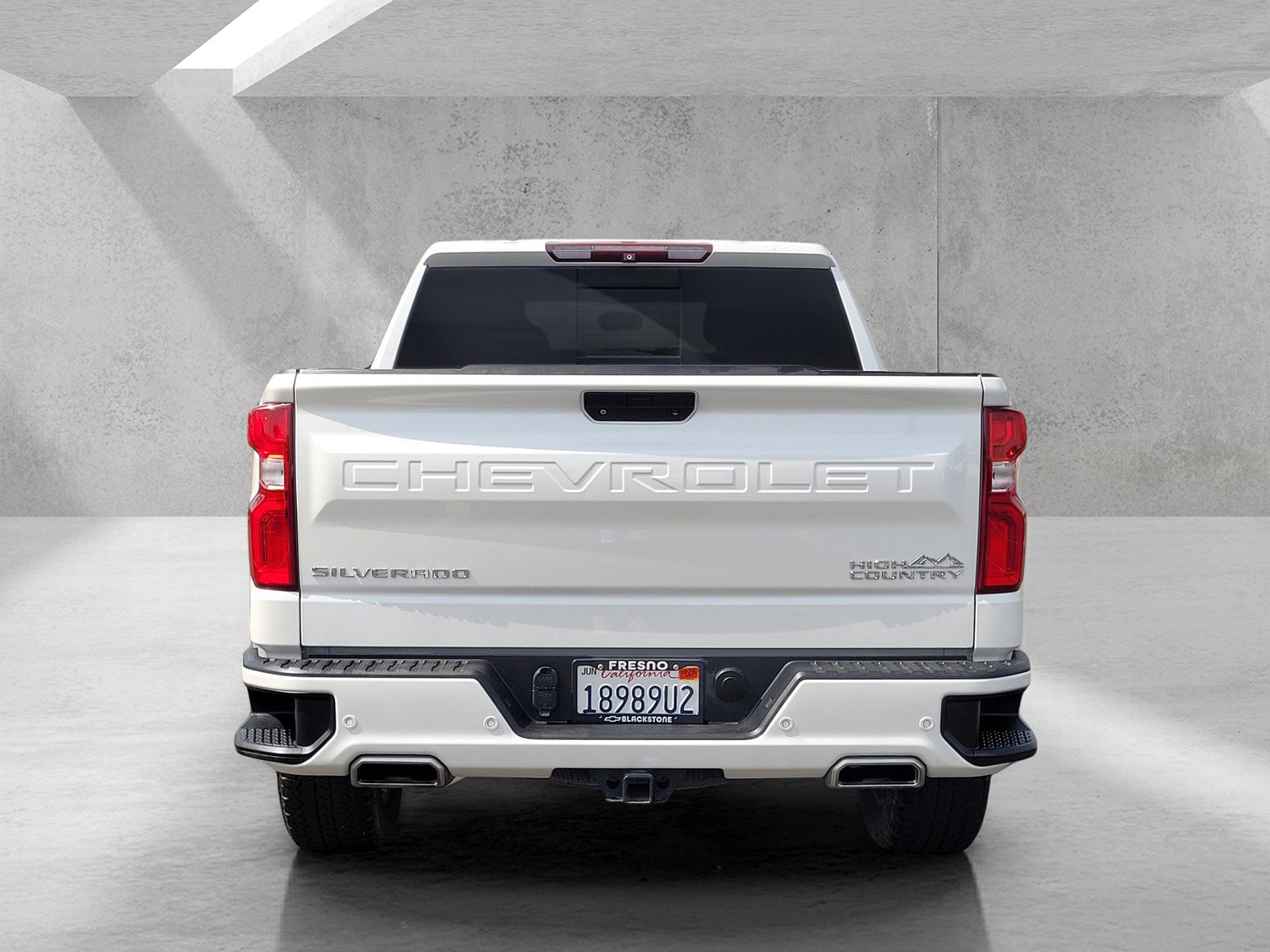 Used 2019 Chevrolet Silverado 1500 High Country w/ Technology Package image 5