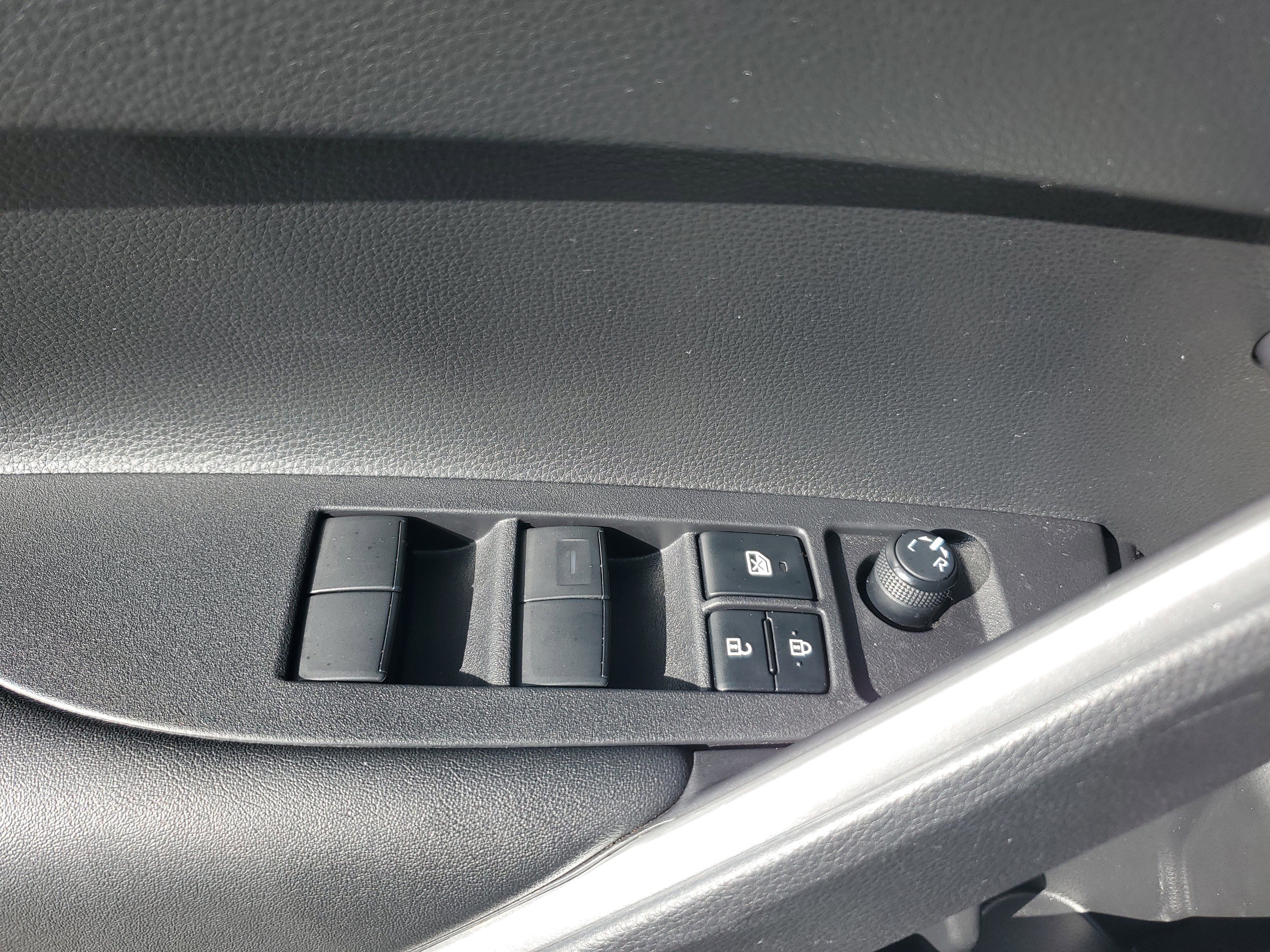 Used 2023 Toyota Corolla Cross LE image 26