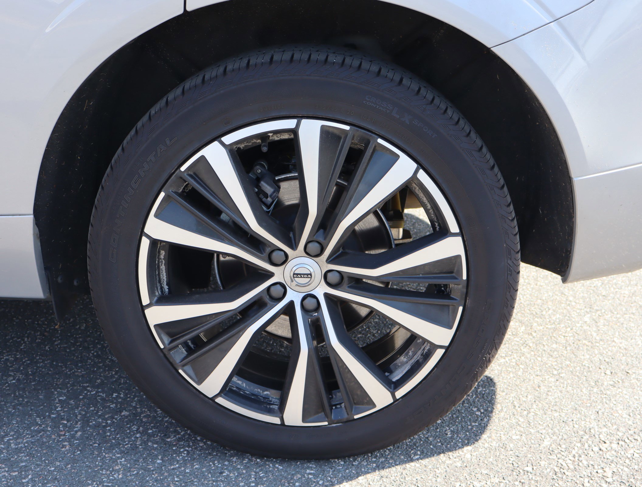 Used 2025 Volvo XC60 B5 Plus image 40