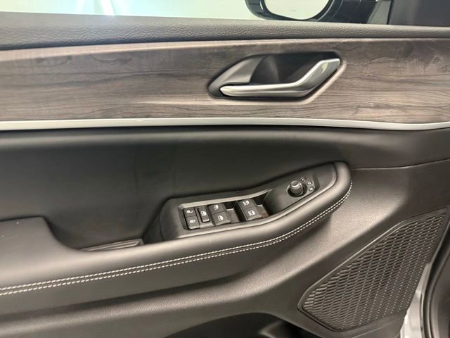 New 2026 Jeep Grand Cherokee L 4WD image 12
