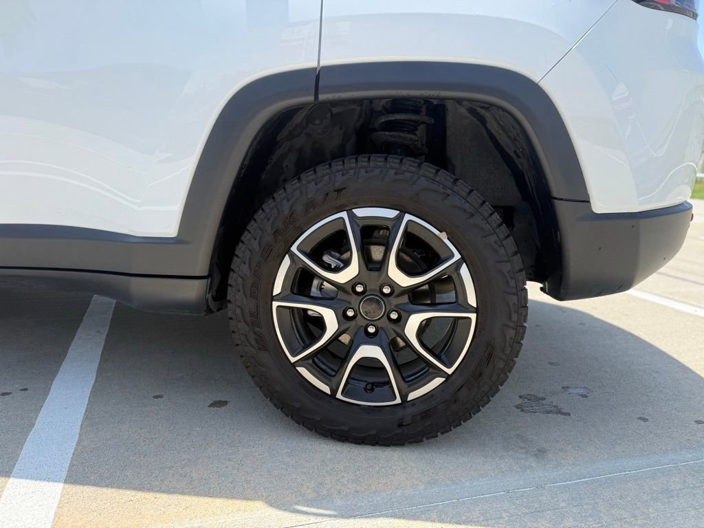 Used 2026 Jeep Compass Trailhawk AWD/4WD image 10