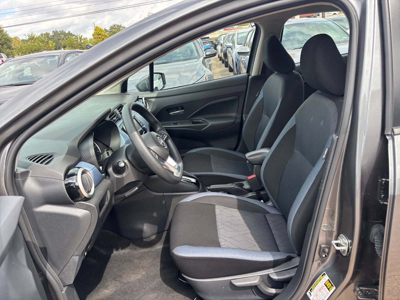 Used 2025 Nissan Versa SV FWD image 24