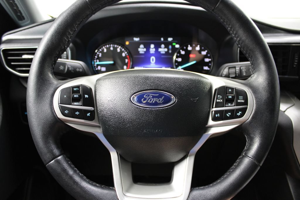 Used 2023 Ford Explorer XLT w/ Equipment Group 202A AWD/4WD image 38