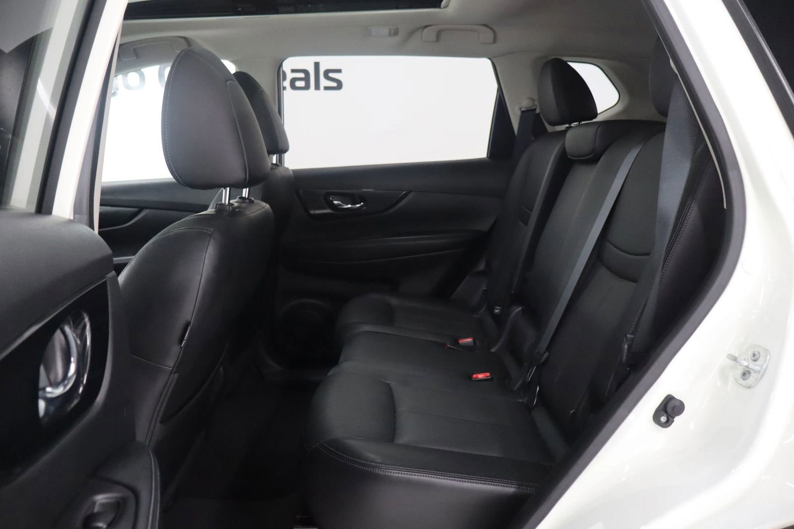 Used 2017 Nissan Rogue SL w/ SL Premium Package AWD/4WD image 15