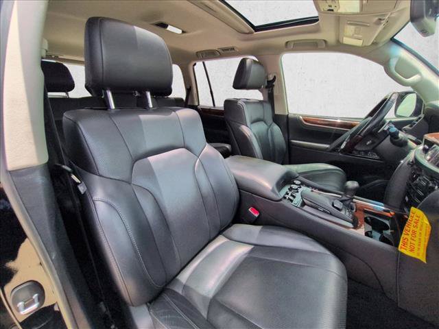 Used 2017 Lexus LX 570 4WD w/ Luxury Package image 21