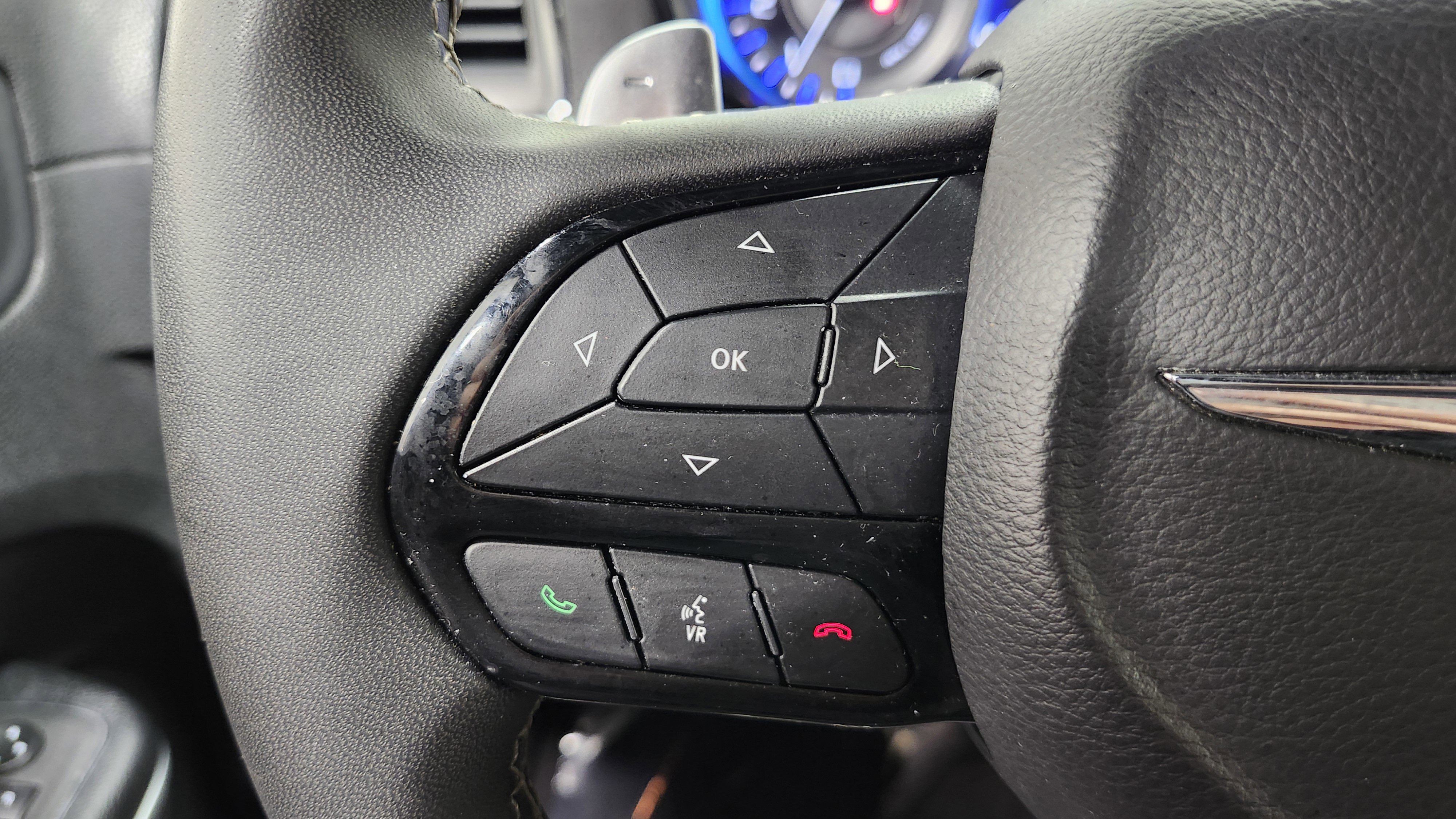 Used 2023 Chrysler 300 S image 37