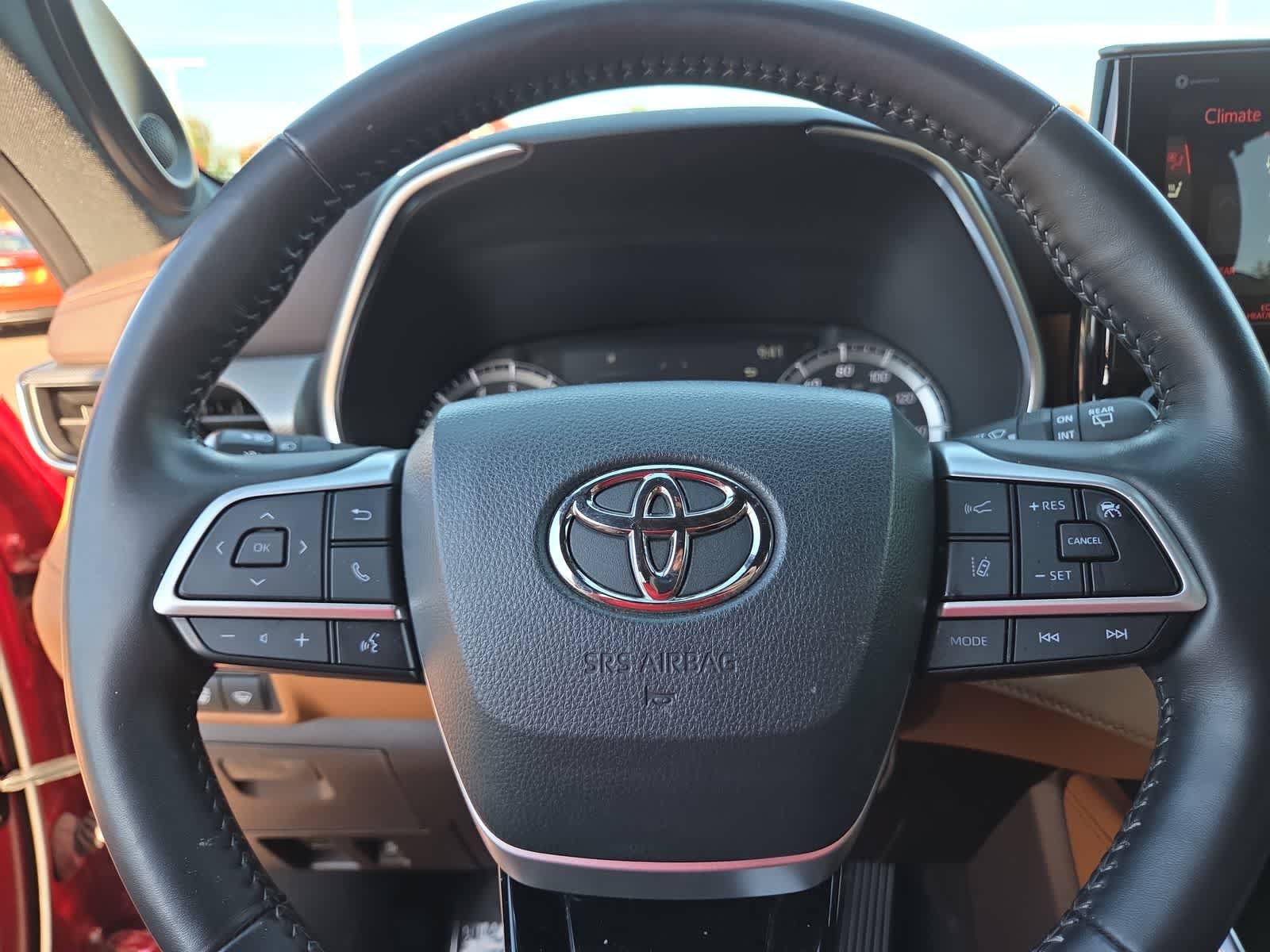 Used 2022 Toyota Highlander Platinum AWD/4WD image 23
