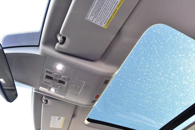 Used 2023 Volkswagen Tiguan SE w/ Panoramic Sunroof Package image 20