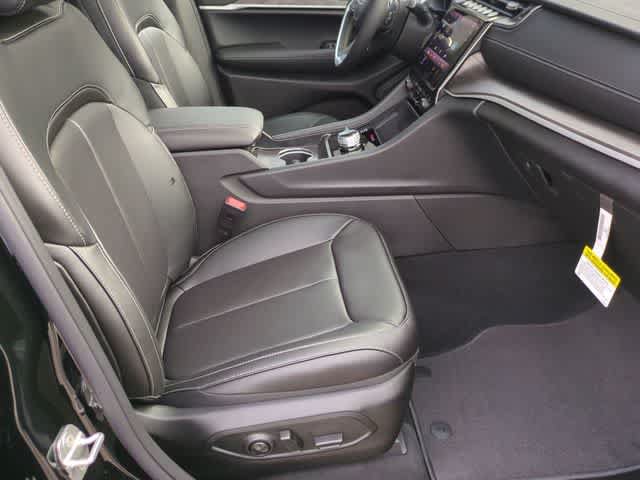 New 2025 Jeep Grand Cherokee L Limited w/ Luxury Tech Group II AWD/4WD image 24
