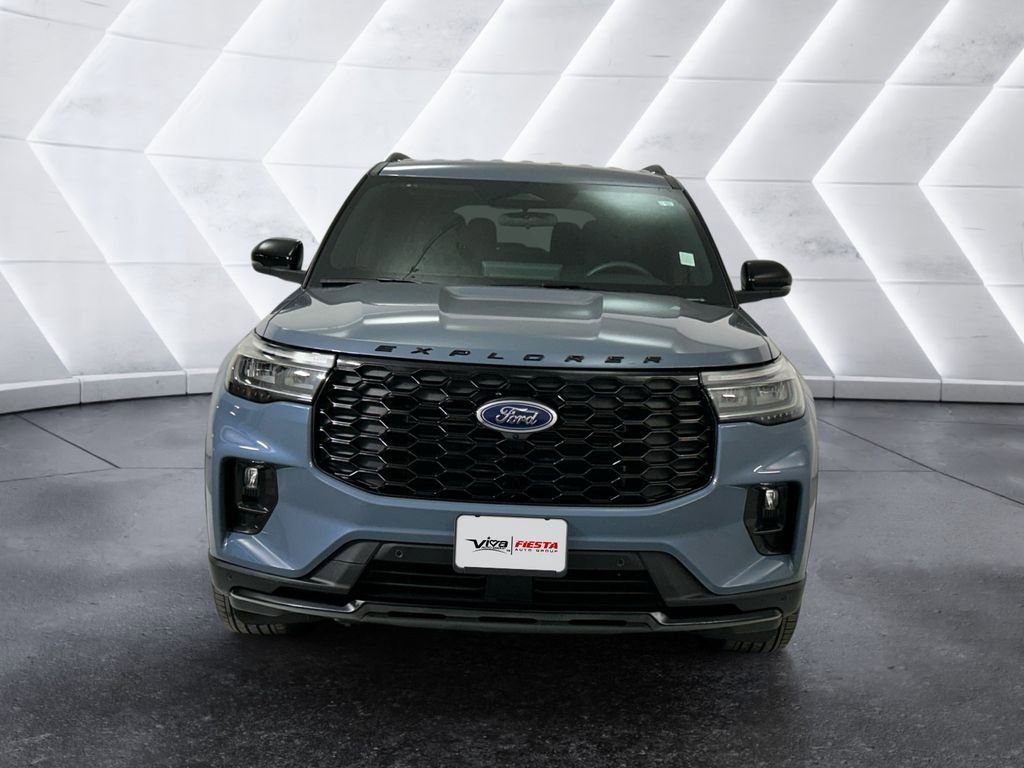 Used 2025 Ford Explorer ST-Line image 2