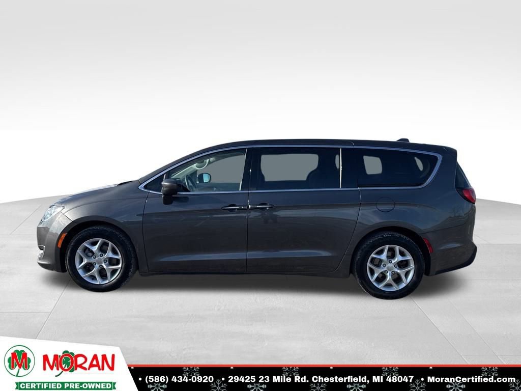 Used 2017 Chrysler Pacifica Touring Plus w/ Tire & Wheel Group image 2