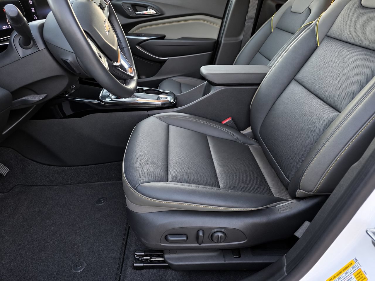 Used 2025 Chevrolet Trax ACTIV w/ Driver Confidence Package FWD image 13