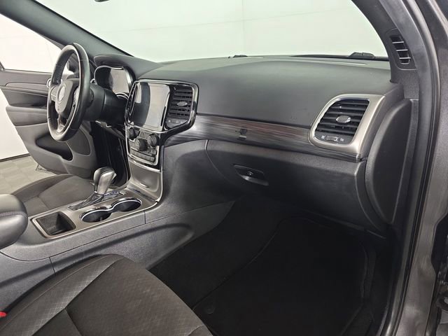 Used 2019 Jeep Grand Cherokee Laredo w/ Security & Convenience Group AWD/4WD image 20