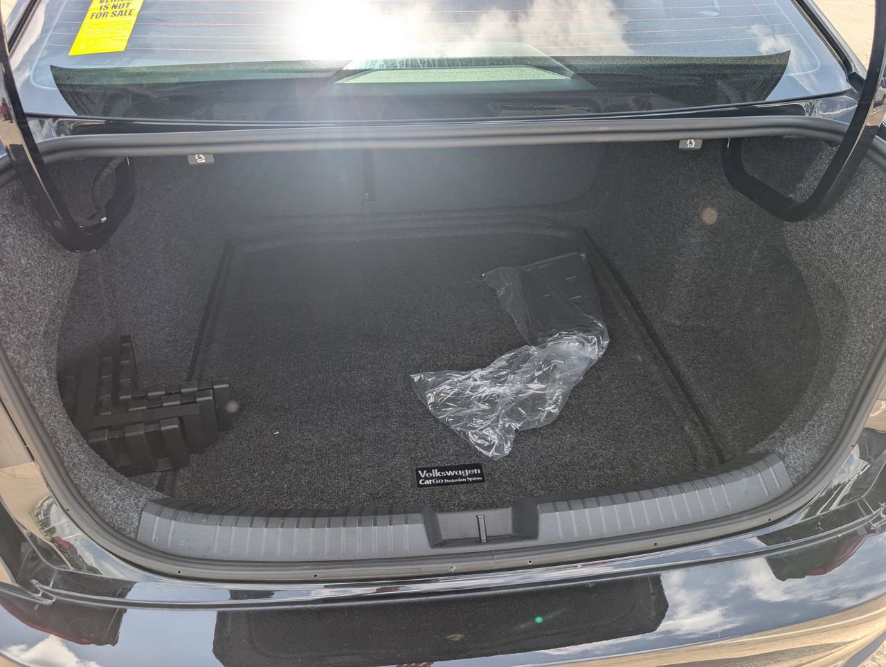 Used 2025 Volkswagen Jetta SE image 28