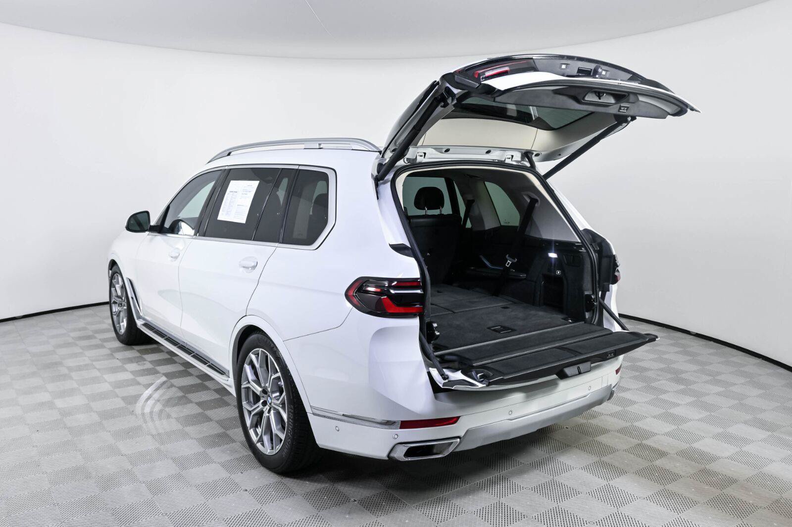 Used 2026 BMW X7 xDrive40i AWD/4WD image 31