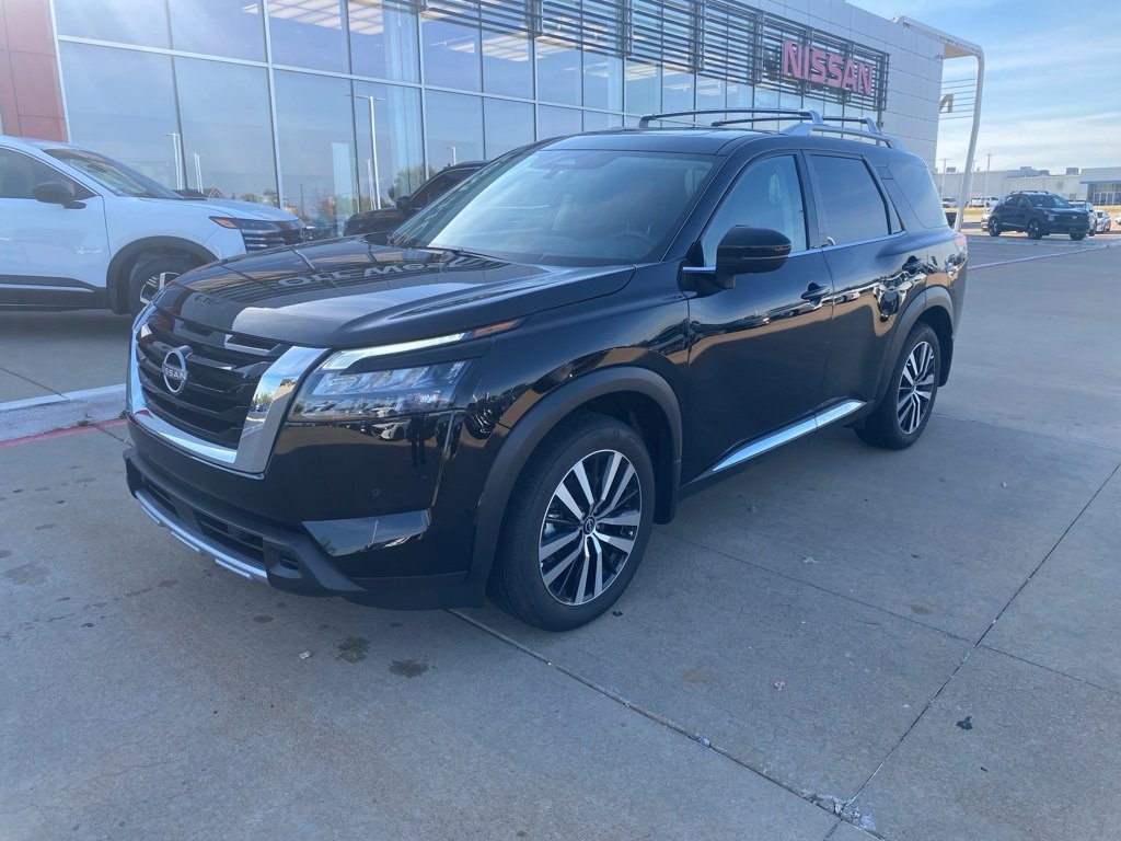 New 2025 Nissan Pathfinder Platinum