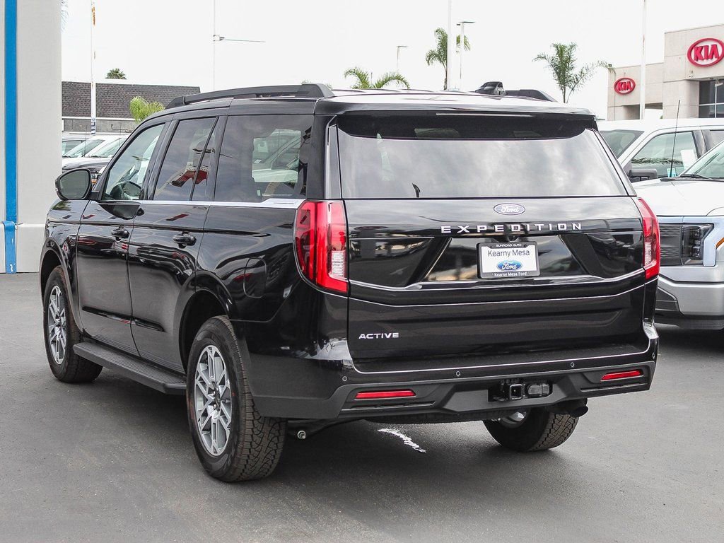 New 2025 Ford Expedition Active image 8