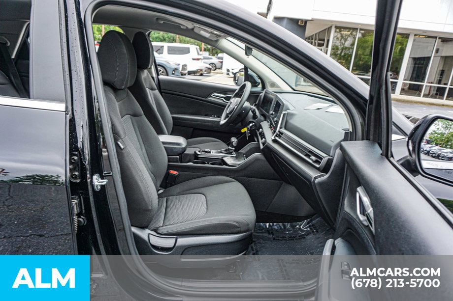 Used 2025 Kia Sportage LX FWD image 23