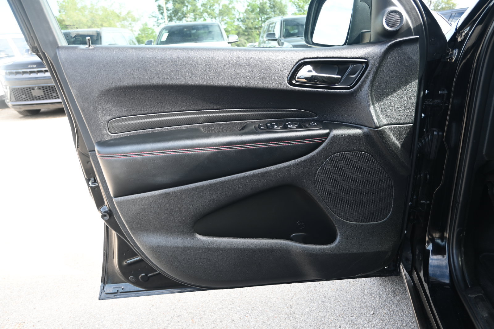 Used 2025 Dodge Durango GT AWD/4WD image 8